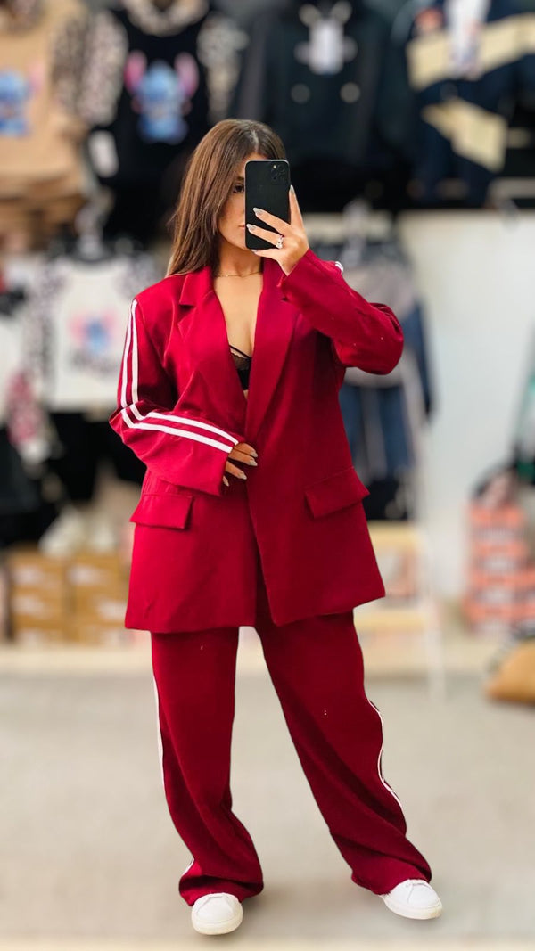 Conjunto de Blazer e Calças com Faixas Laterais