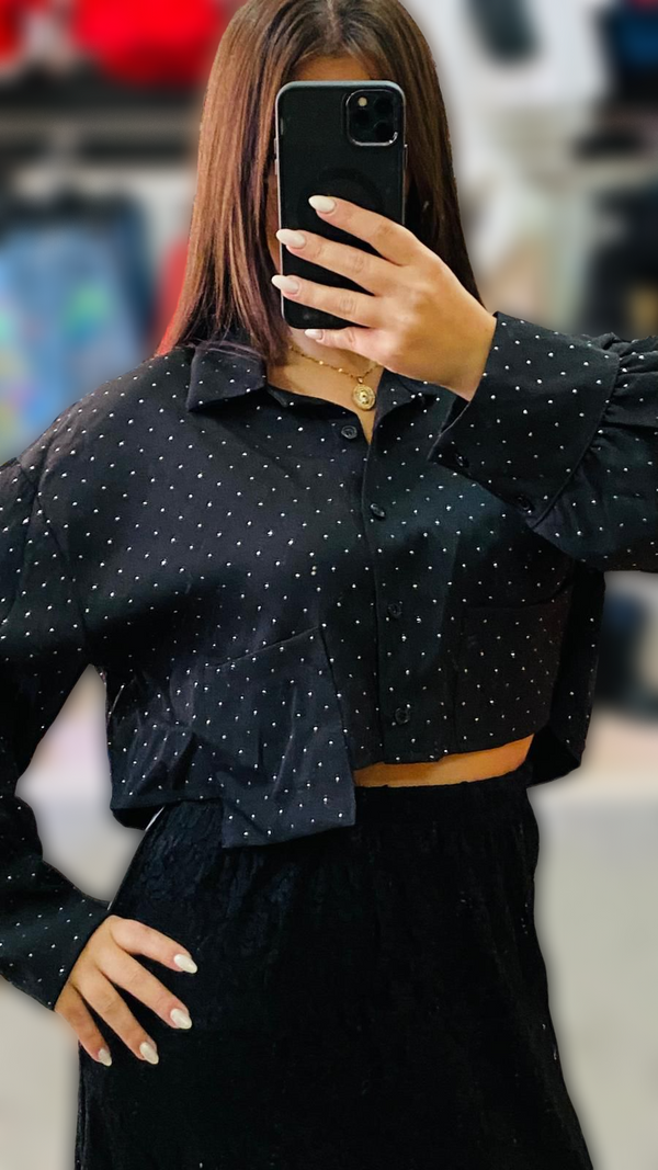 Camisa Preta com Pormenores de Brilho Elegante